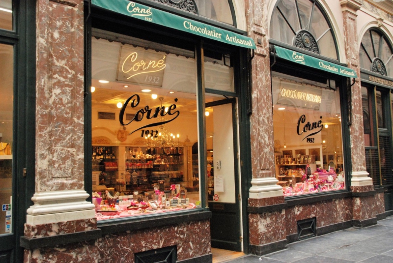 patisserie-REGUSSE-min_chocolate_chocolaterie_shop_luxury_chic_gallery_brussels_belgium-558146